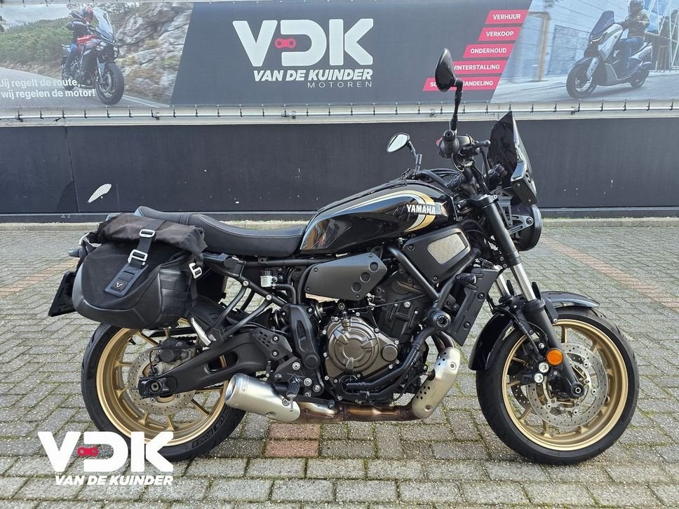 YAMAHA XSR 700 (bj 2024) 37,028 km, 2 cilinders, Motorrijbewijs A, Bedrijf, Onbekend