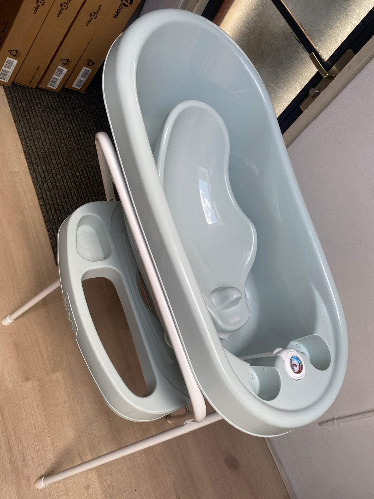 Bébé-jou Babybad met Standaard, Ligondersteuning & Thermomet, Kinderen en Baby's, Ophalen, Zo goed als nieuw, Badje, Bébé-jou