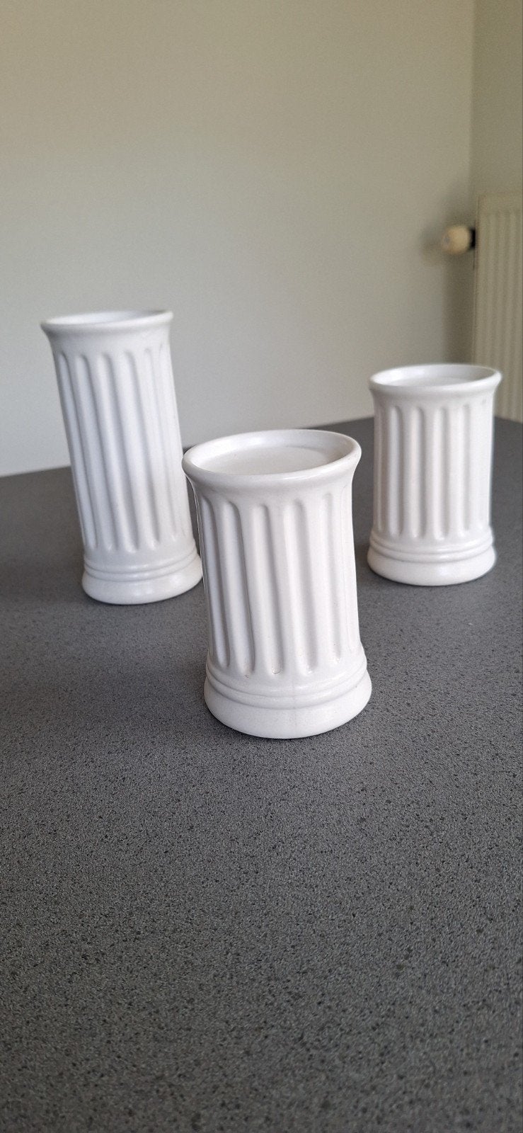 Kandelaars -Set van 3 keramische pilaren voor stompkaarsen, Ophalen of Verzenden, Wit, Steen/keramiek, Klassiek