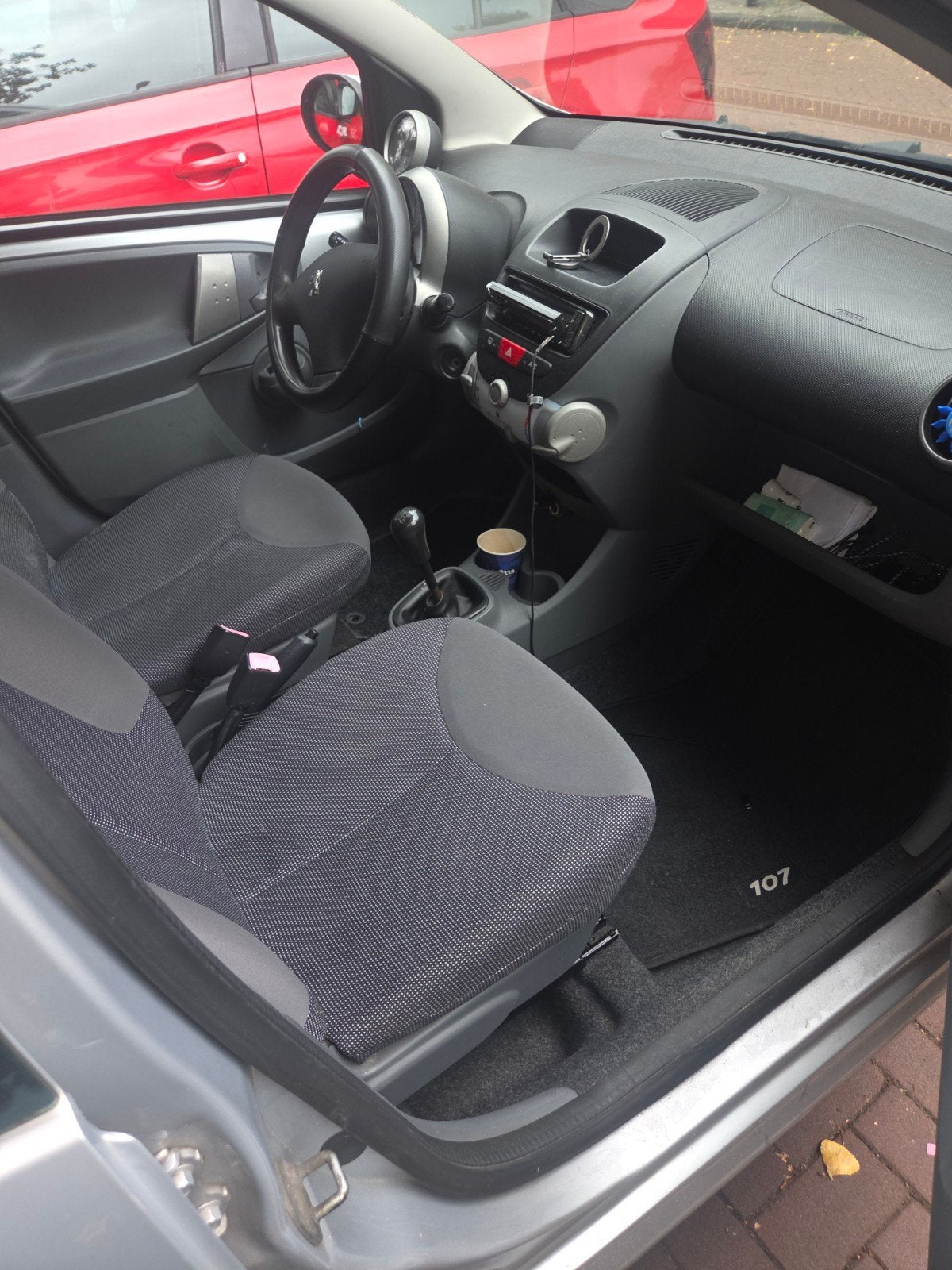 Peugeot 107 1.0 12V 5DR 2006 Grijs, Auto's, Voorwielaandrijving, Stof, 4 stoelen, 68 pk