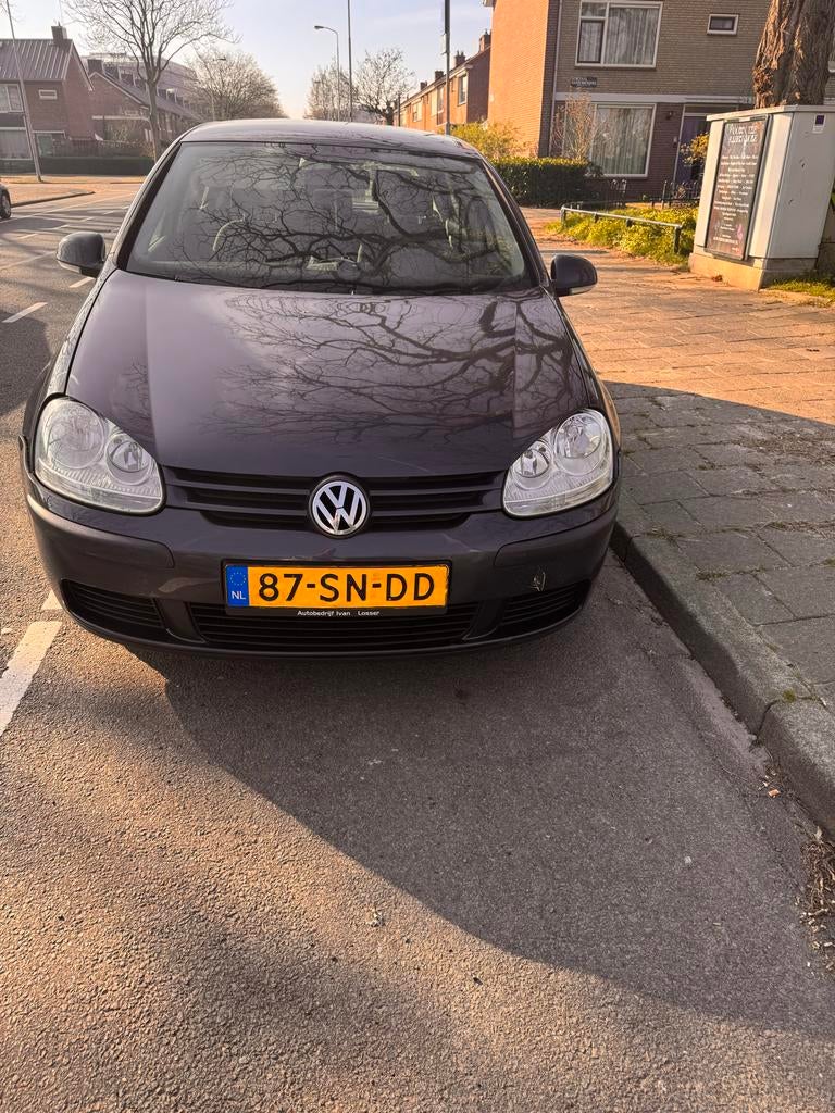 Volkswagen Golf 1.6 16V FSI 85KW 5D 2006 Grijs, Auto's, Voorwielaandrijving, 1195 kg, 4 cilinders, 620 kg