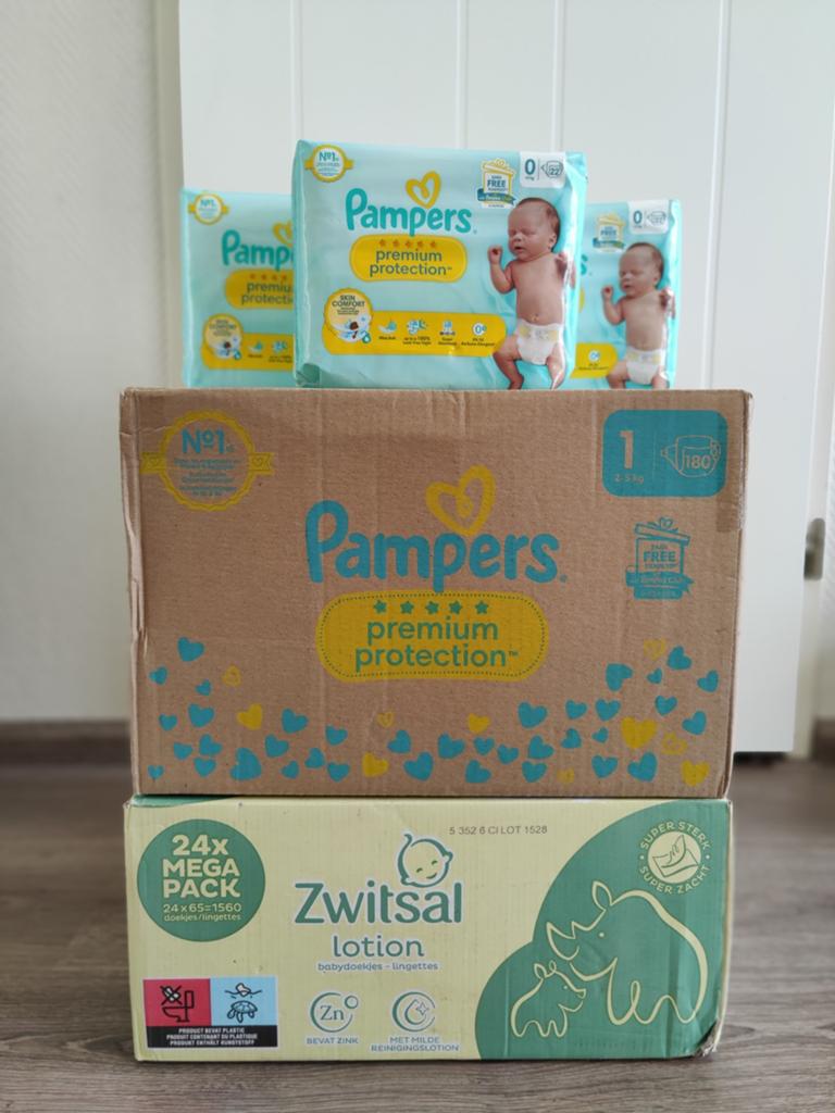 Pampers maat 0 Pampers maat 1 en Zwitsal doekjes, Ophalen of Verzenden, Nieuw, Overige typen