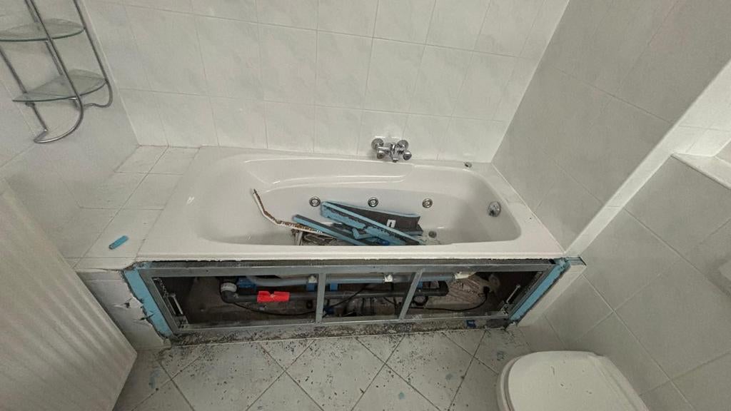 Gloednieuwe Jacuzzi - Perfecte Staat, Ophalen of Verzenden, Nieuw, Bad