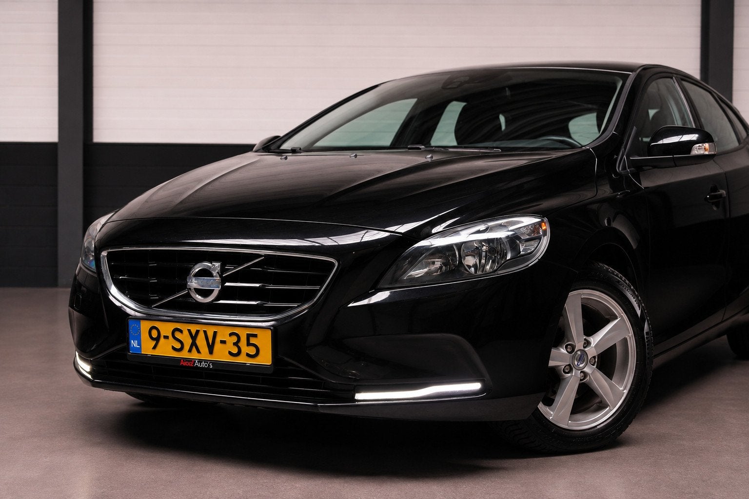 Volvo V40 1.6 D2 R-Design l Navi PDC Climate Cruise Control, Auto's, Volvo, Voorwielaandrijving, Euro 5, Gebruikt, 4 cilinders