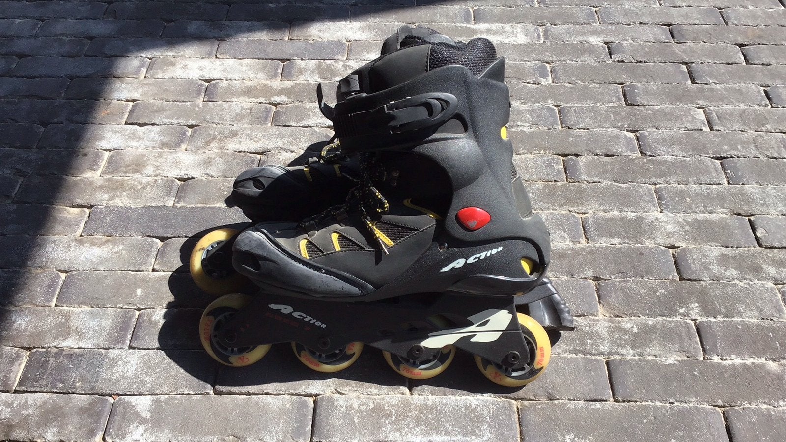 Nette zwarte inline skates - Maat 43, Sport en Fitness, Skeelers, Ophalen of Verzenden, Gebruikt, Inline skates 4 wielen
