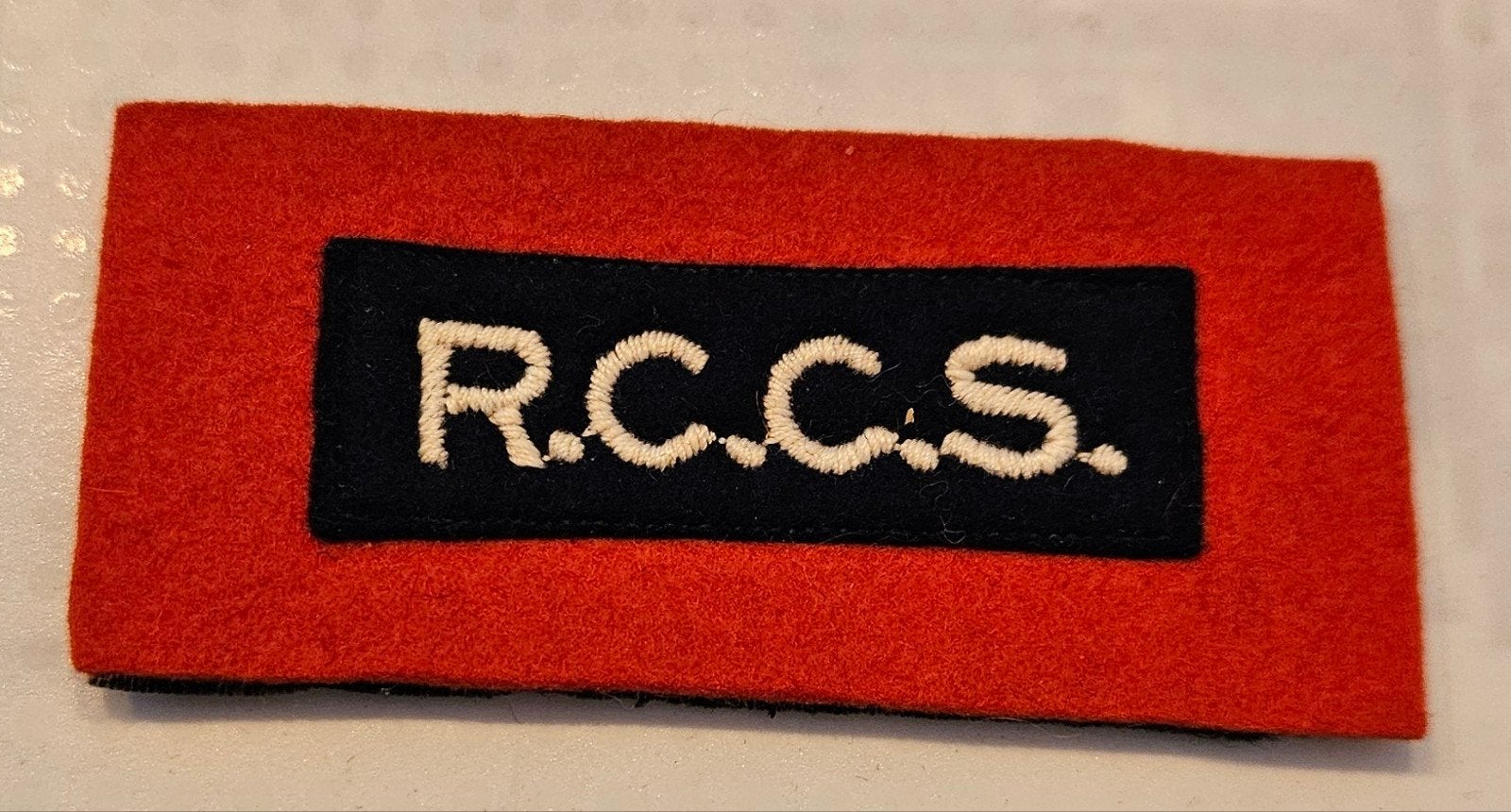 1e Canadese Divisie RCCS embleem, Verzamelen, Verzenden, Landmacht, Engeland, Embleem of Badge