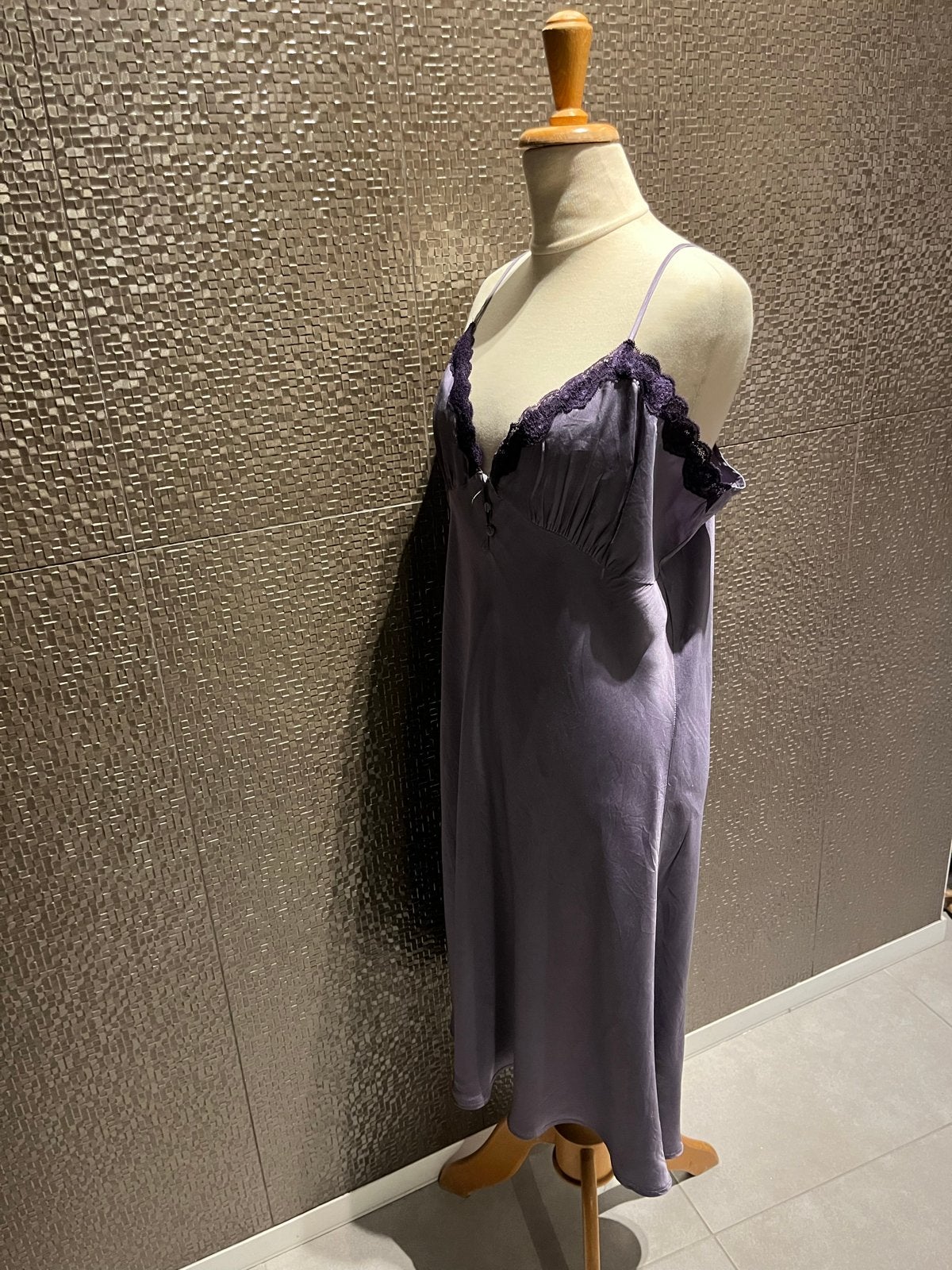 Elegante Zijde Jurk  Tissaia - Lila met Kant - Maat 50/52, Verzenden, Paars, Maat 46/48 (XL) of groter, Zo goed als nieuw