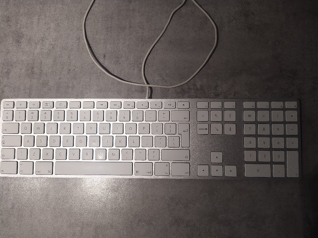 Apple USB Toetsenbord - Qwerty, Gebruikt, Ophalen of Verzenden, Qwerty, Apple