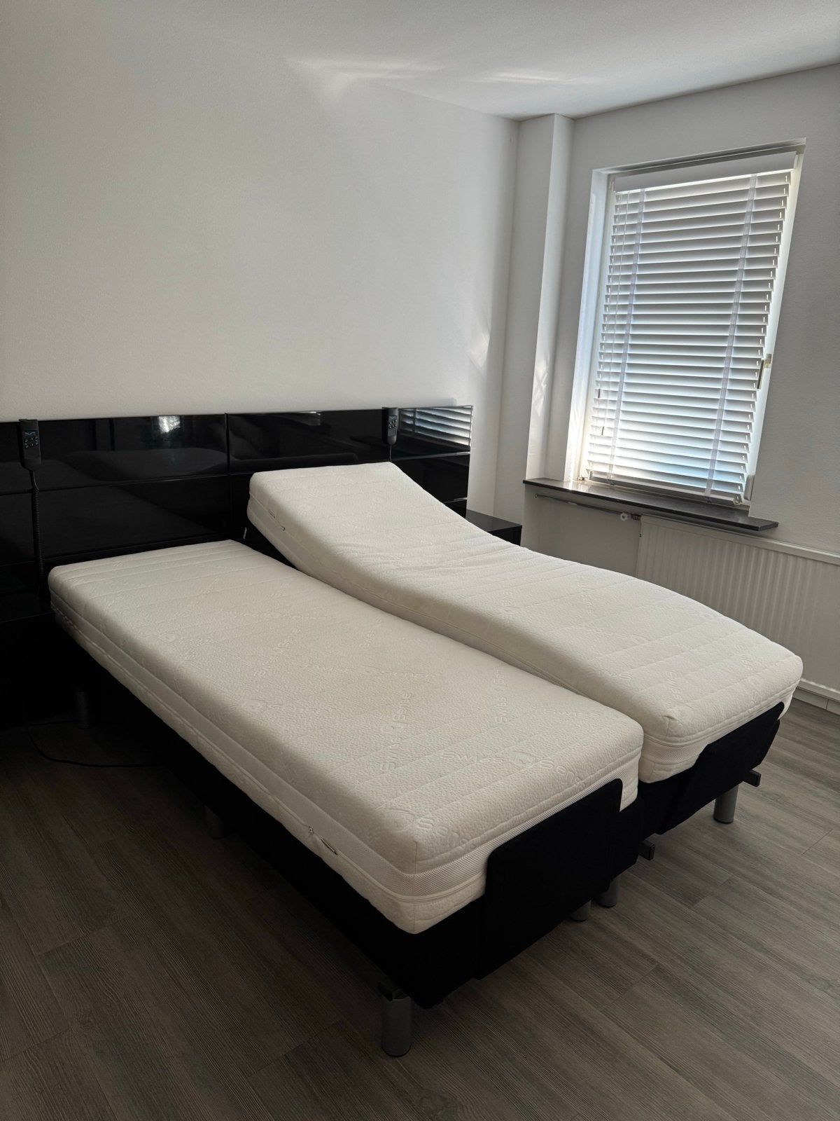 Swiss Sense Elektrisch Verstelbaar Bed 140x200, Ophalen, Zwart, Tweepersoons, 140 cm