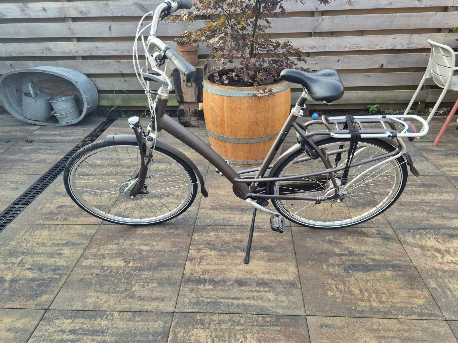 Batavus Mambo 28 inch Damesfiets met extra sterk frame, Fietsen en Brommers, Ophalen, Versnellingen, Batavus, Trommelrem