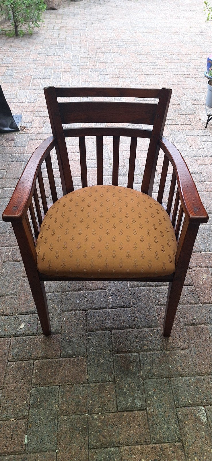 Vintage houten stoel met gestoffeerde zitting, Antiek en Kunst, Antiek | Meubels | Stoelen en Banken, Ophalen