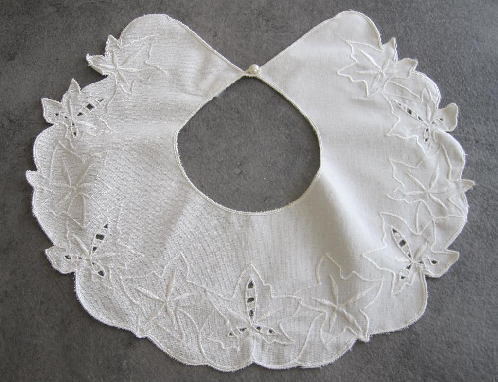 Kraag (sluit met parelknoopje), Antiek en Kunst, Antiek | Kleding en Accessoires, Ophalen of Verzenden