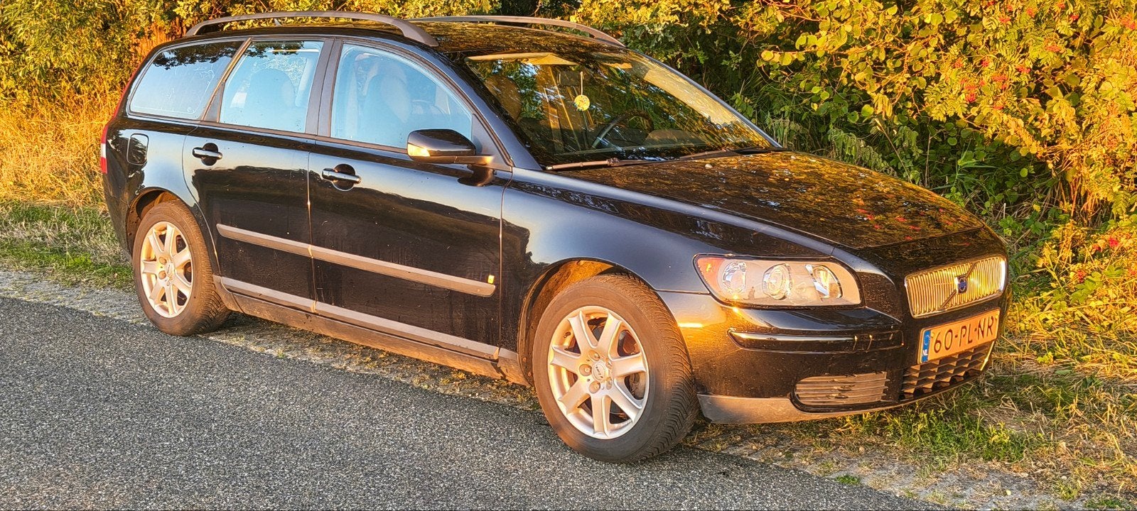 Volvo V50 2.4 170PK 2004 Zwart APK 7-2027, Voorwielaandrijving, Automatische klimaatregeling, 1362 kg, Zwart