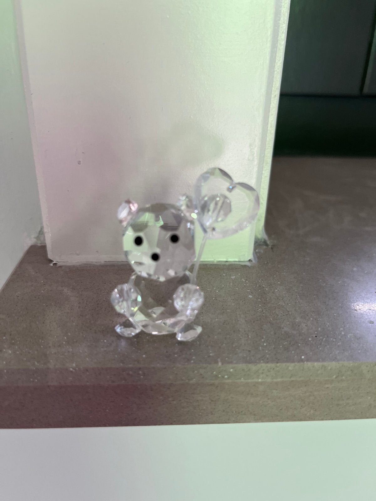 Swarovski beertje met ballon, Ophalen of Verzenden, Zo goed als nieuw, Figuurtje