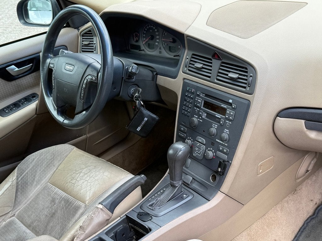 Volvo V70 2.4 Comfort Line Automaat Cruise Apk tot 04-02-202, Auto's, Volvo, Traction-control, 170 pk, 93 €/maand, 750 kg
