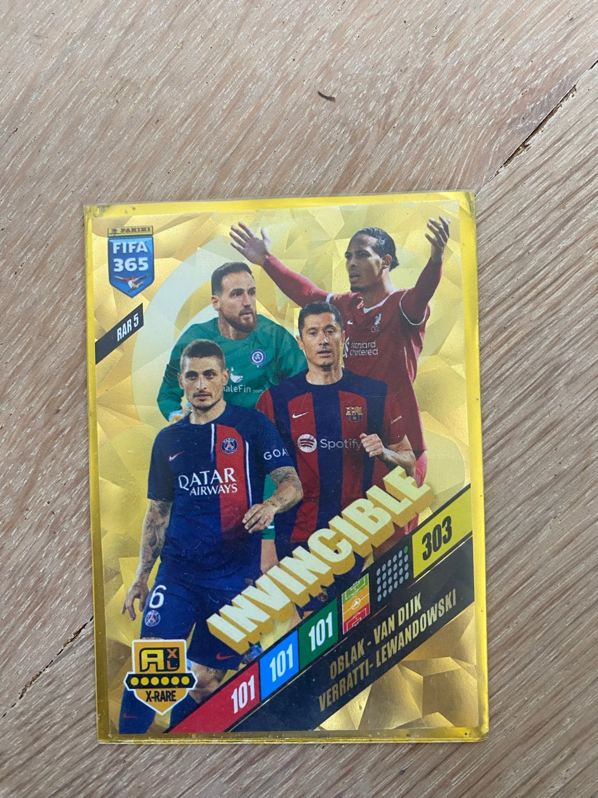 Panini FIFA 365 Adrenalyn XL 2024 Invincible X-Rare kaart, Ophalen of Verzenden, Zo goed als nieuw, Buitenlandse clubs, Spelerskaart