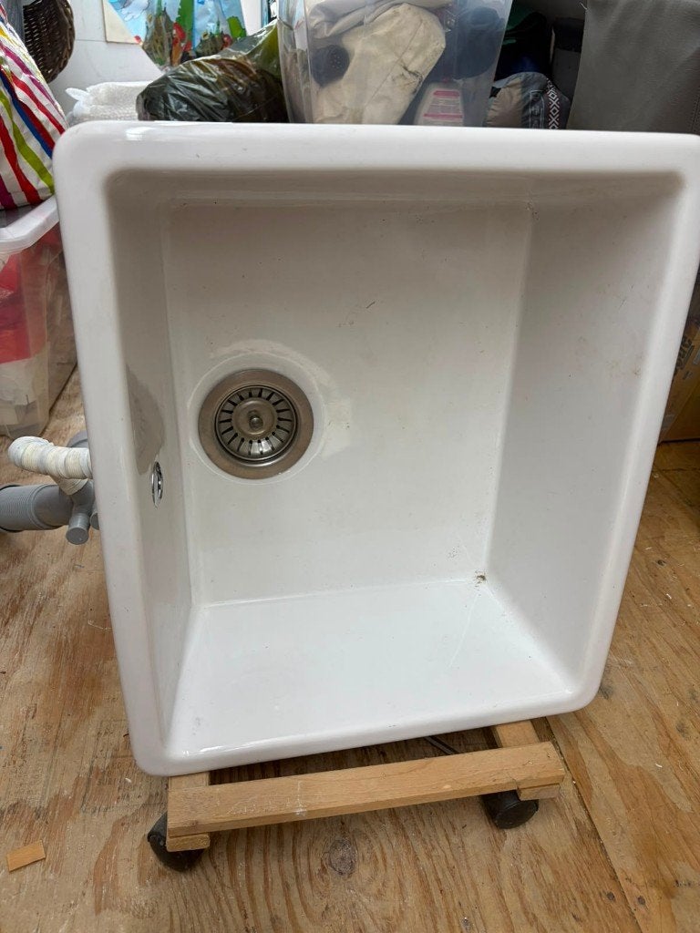 IKEA DOMSJÖ keramische spoelbak 534520 cm - met sifon, Ophalen, Zo goed als nieuw, Wastafel