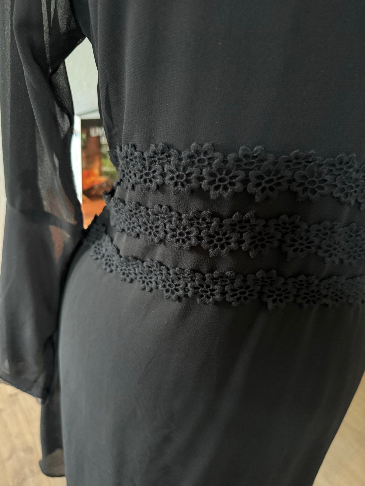 Zwarte jurk met kanten details - Isla Ibiza Bonita, Maat 38/40 (M), Zwart, Ophalen of Verzenden, Zo goed als nieuw
