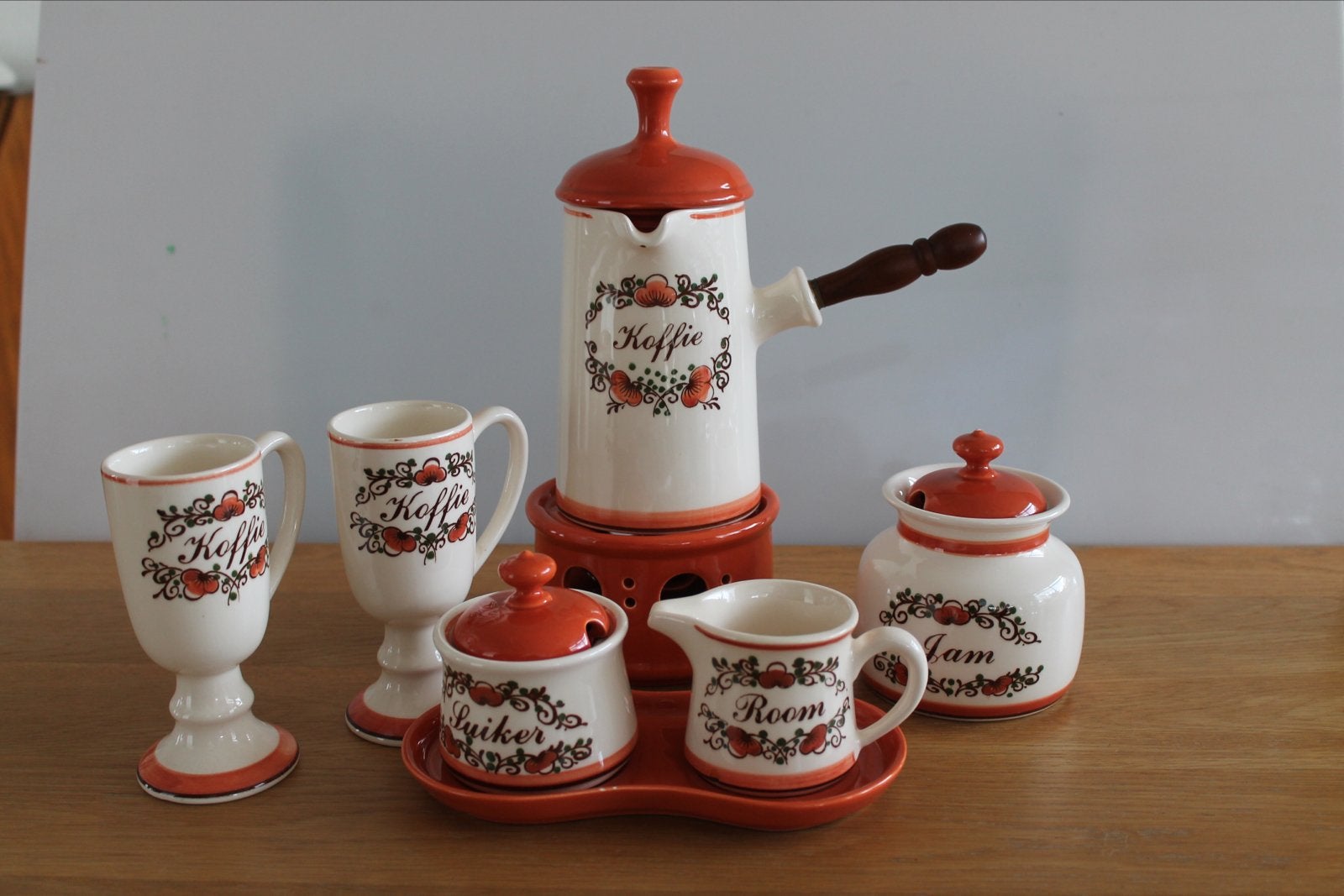 Vintage Koffie- en Jamset - Aardewerk met Bloemen, Antiek en Kunst, Ophalen