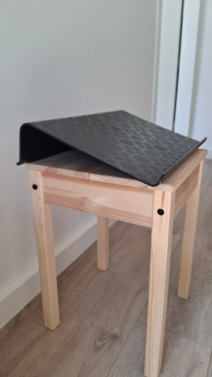 IKEA BRÄDA laptopondersteuning - Ergonomisch en praktisch, Ophalen of Verzenden, Zo goed als nieuw