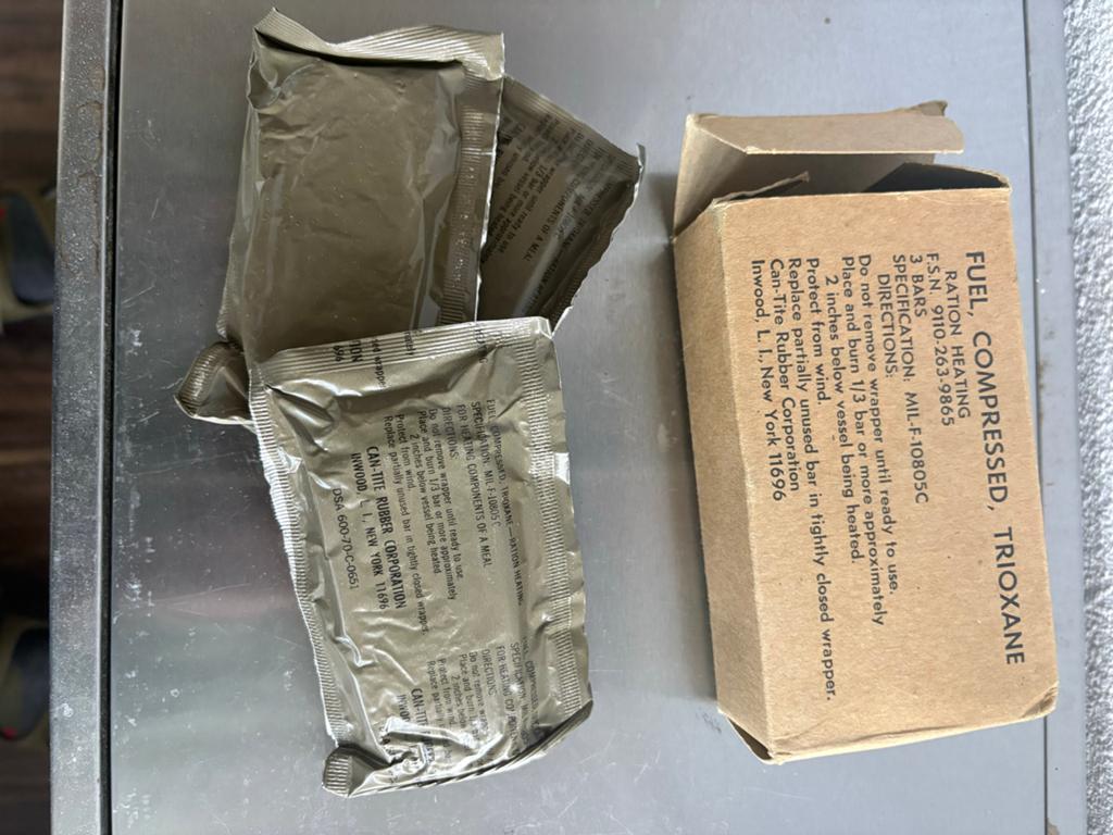 Vietnam Oorlog Brandstof Tabletten (1970) - Zeer Goede Staat, Verzamelen, Militaria | Algemeen, Landmacht, Overige typen, Azië
