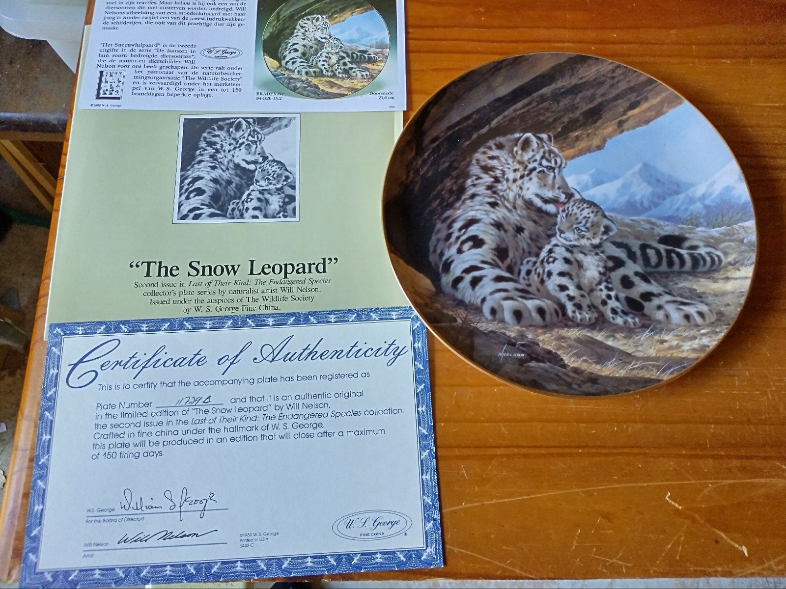 Wandbord "The Snow Leopard" - Limited Edition, Ophalen of Verzenden, Zo goed als nieuw, Porselein, Bord of Schaal