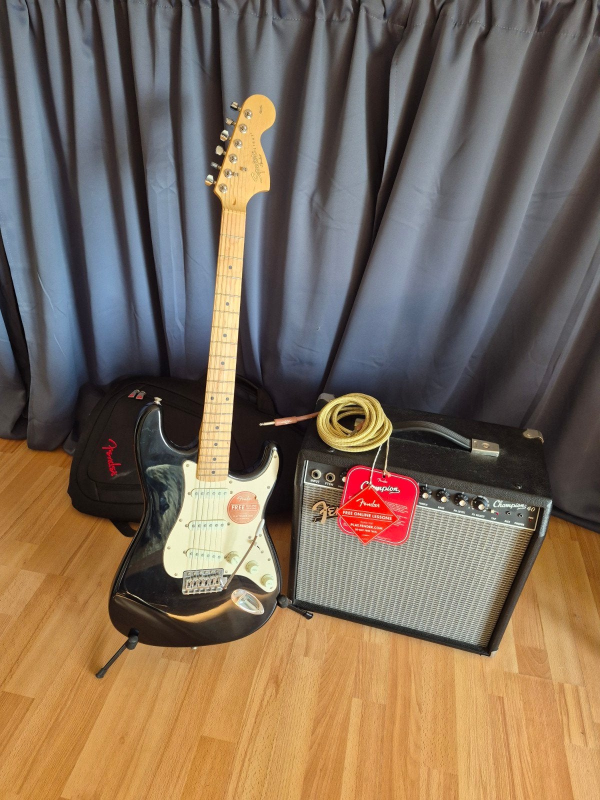 Squier Stratocaster + Fender Champion 40 – complete set