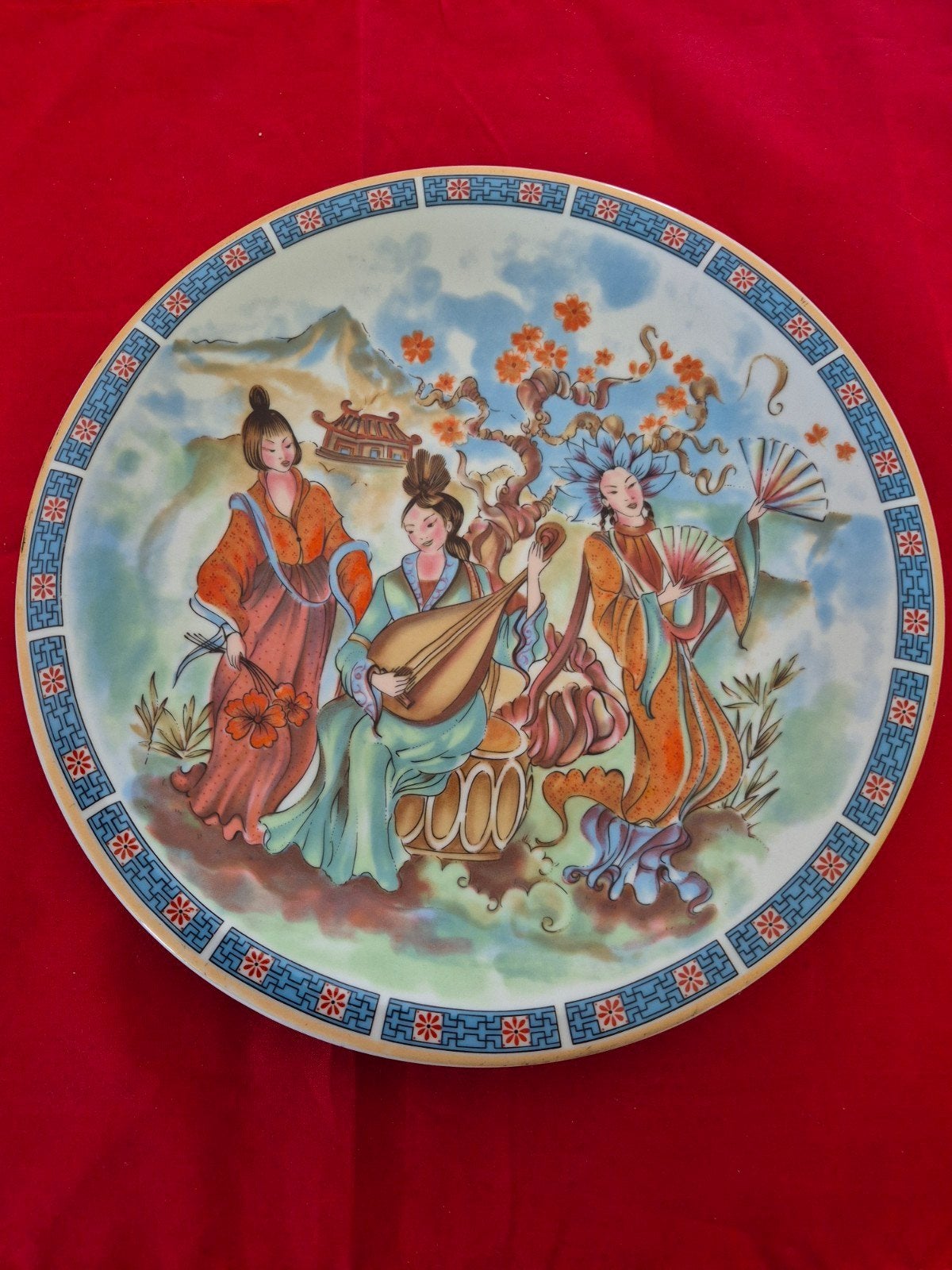 Decoratief Porseleinen Bord met Aziatisch Tafereel, Antiek en Kunst, Ophalen of Verzenden