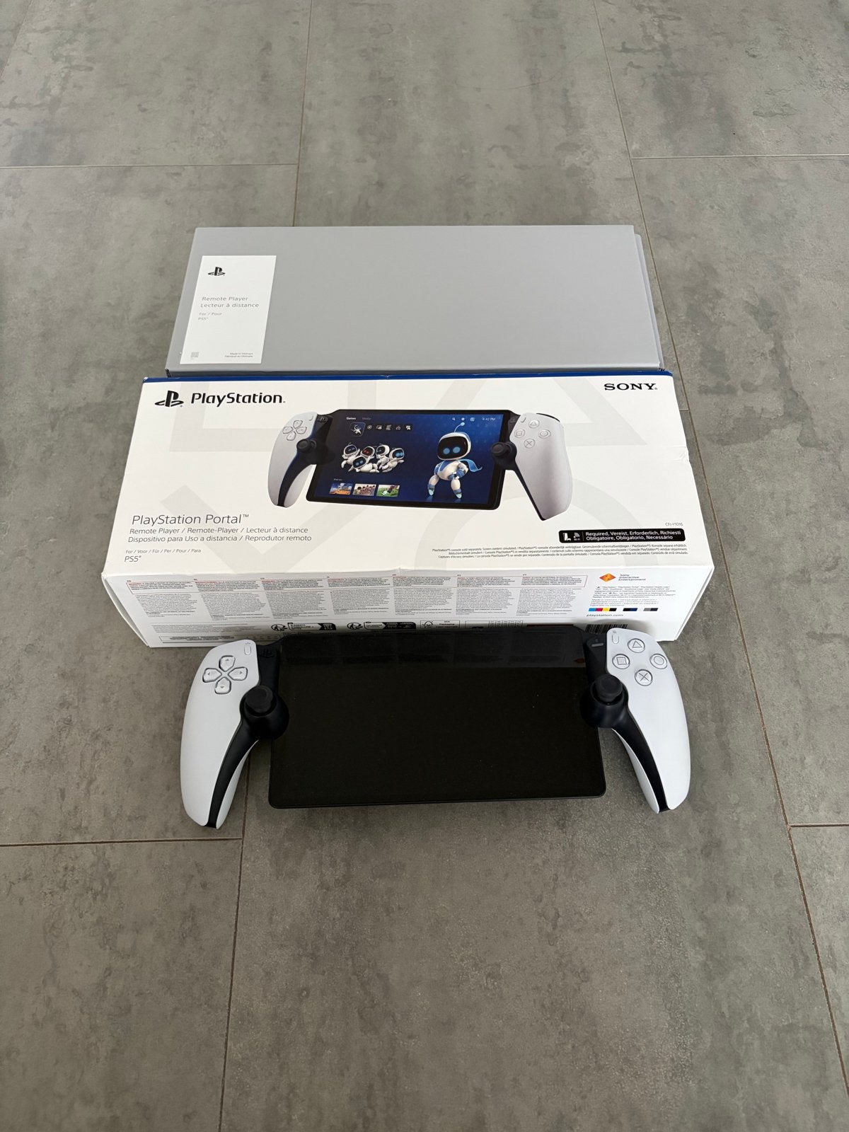 Sony PlayStation Portal Remote Player + Case