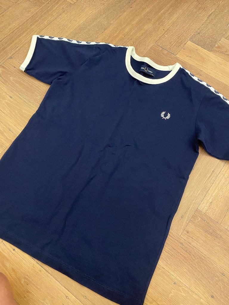 Fred Perry t shirt 146-152, Kinderen en Baby's, Kinderkleding | Maat 146, Ophalen of Verzenden, Nieuw, Jongen, Shirt of Longsleeve