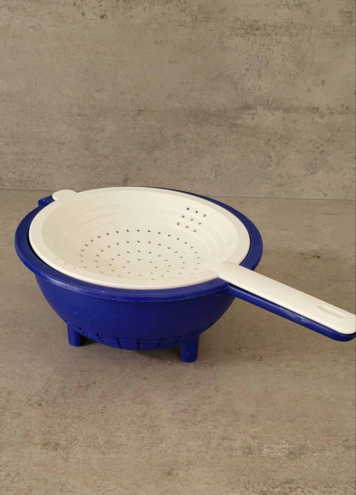 Tupperware vergiet duo 2 in 1 voor groot en klein, Huis en Inrichting, Gebruikt, Overige kleuren, Met handvat, Overige typen