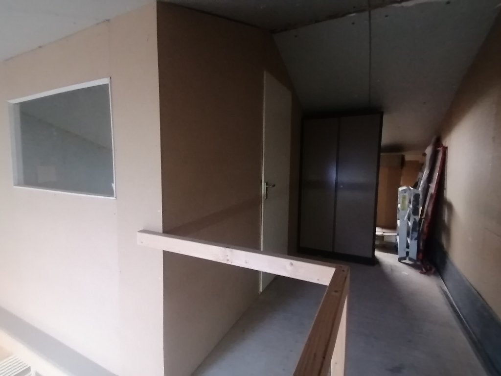24 m2 opslagruimte met kantoor / atelier in Bavel (Breda), Huizen en Kamers, 20 tot 35 m², Breda