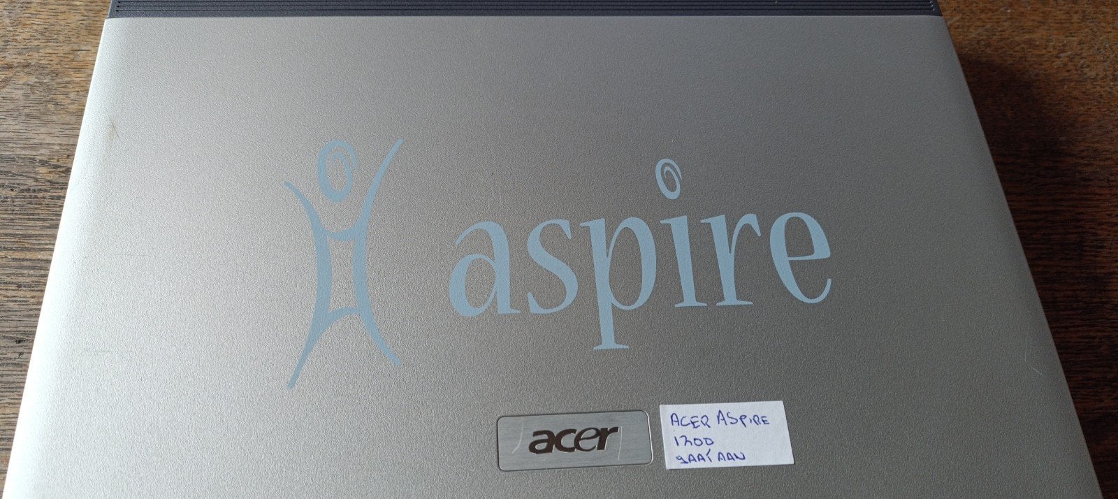 ACER ASPIRE 1200 – Zeldzaam vintage desktop-replacement lapt, Ophalen