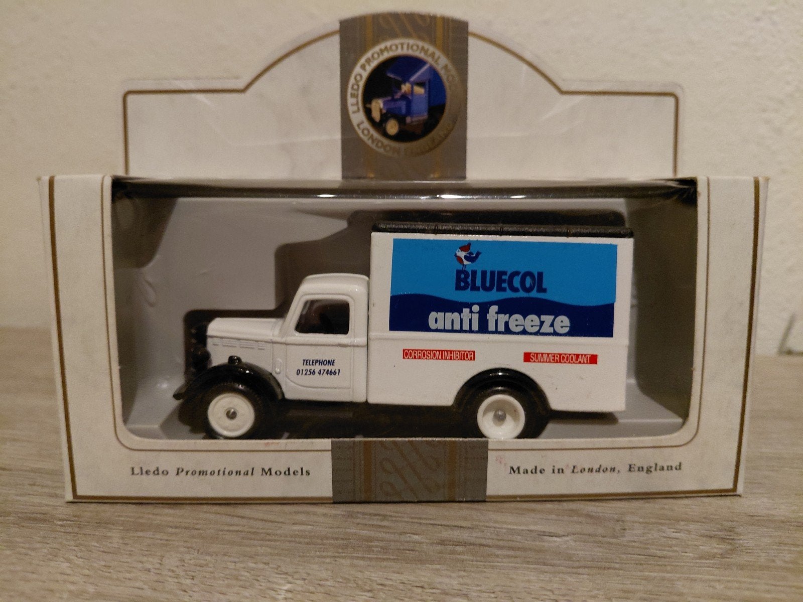 'Bluecol Antifreeze' Vrachtwagen, Hobby en Vrije tijd, Overige merken, Verzenden, Groter dan 1:32, Nieuw