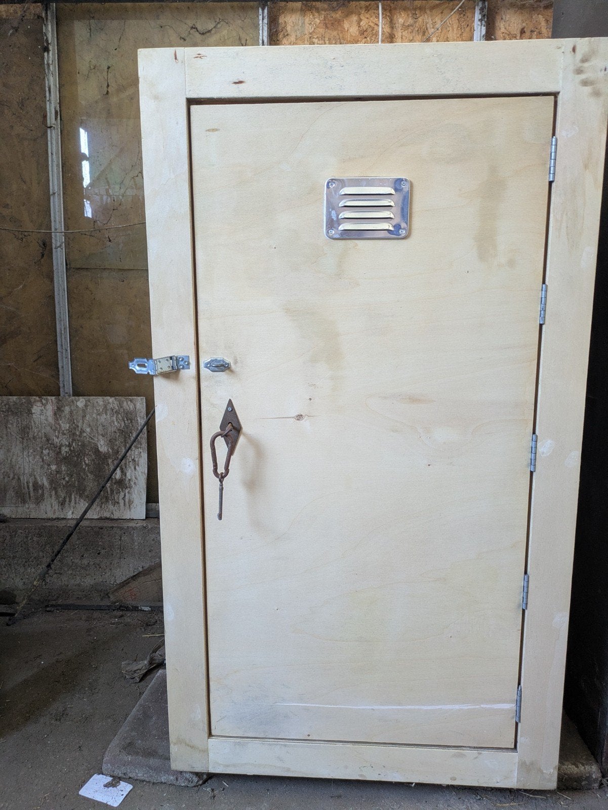 Lage zadelkast hout (70*60*125)
62 diep
125 hoogw, Dieren en Toebehoren, Ophalen, Gebruikt