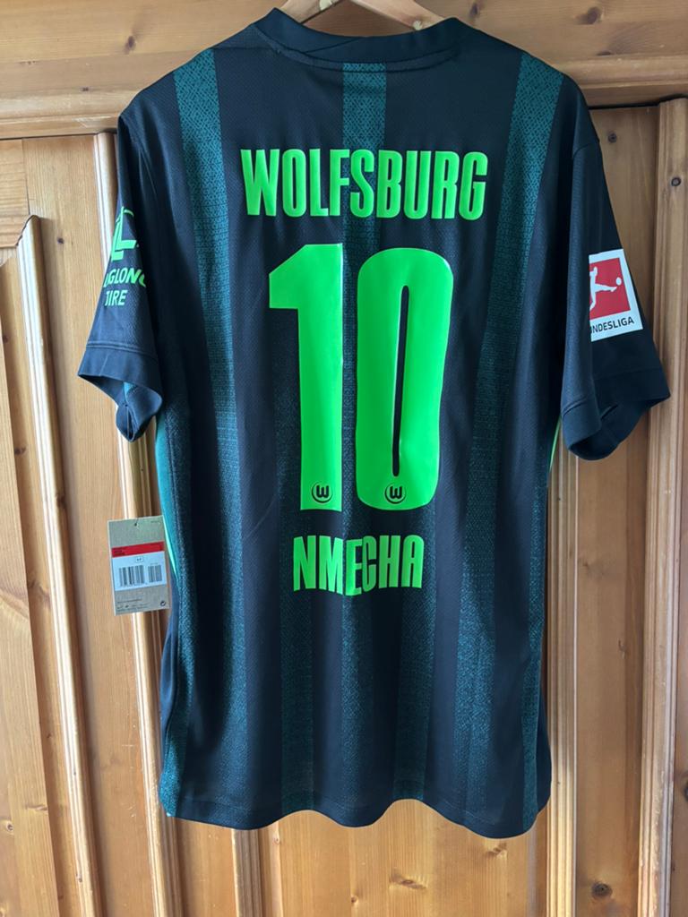 Wolfsburg nmecha nike kit Bundesliga edition bnwt L, Verzamelen, Sportartikelen en Voetbal, Ophalen of Verzenden, Nieuw, Buitenlandse clubs