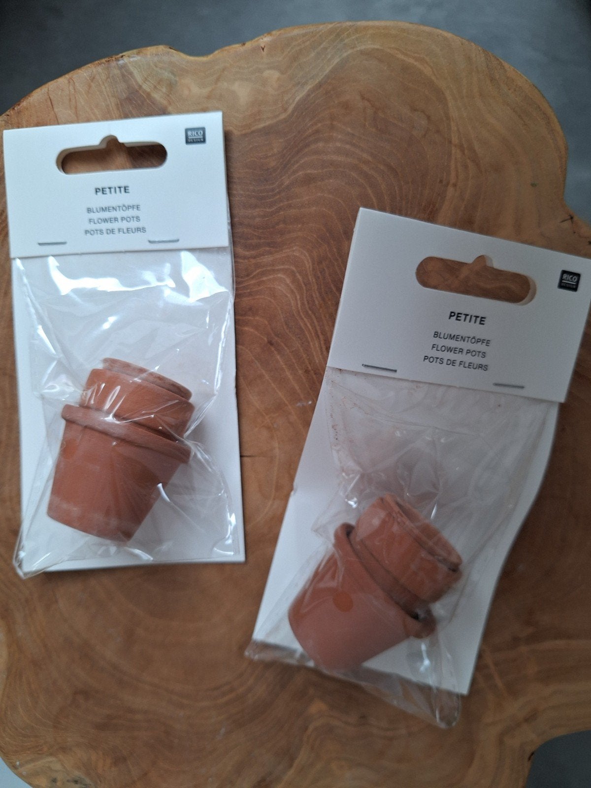 2 sets terracotta potjes 1:12 eur 3,50 per set, Ophalen of Verzenden, Nieuw, Decoratie