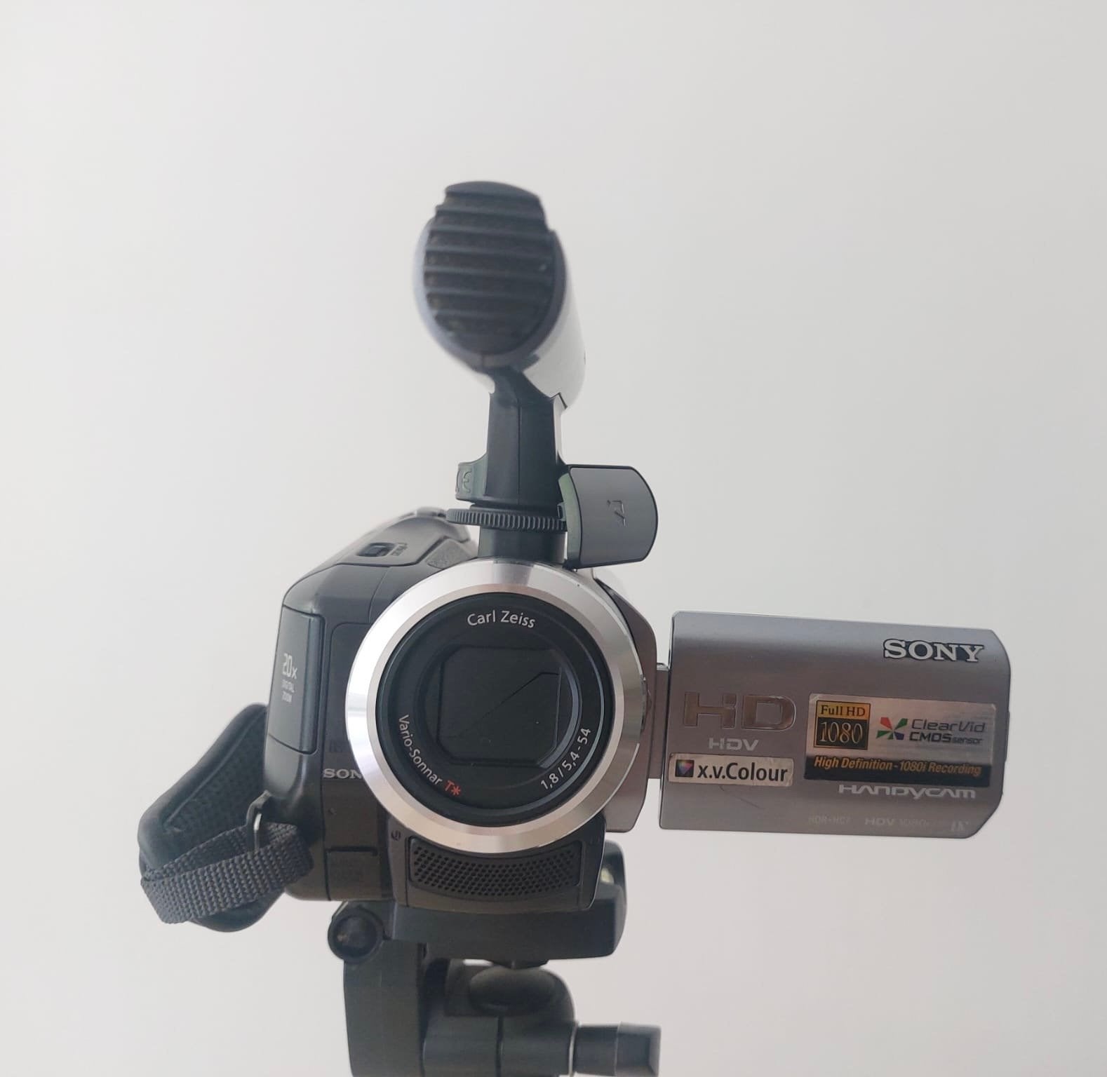 Sony Handycam HDR-HC7E HDV Camera Bundle – Full Setup, Harde schijf, Ophalen of Verzenden, Zo goed als nieuw, 8 tot 20x