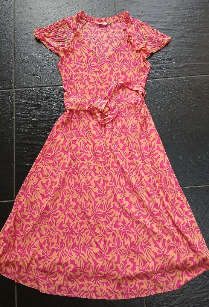 Jurk WE maat M, Kleding | Dames, Jurken, Zo goed als nieuw, Maat 38/40 (M), Groen, Onder de knie, Ophalen of Verzenden