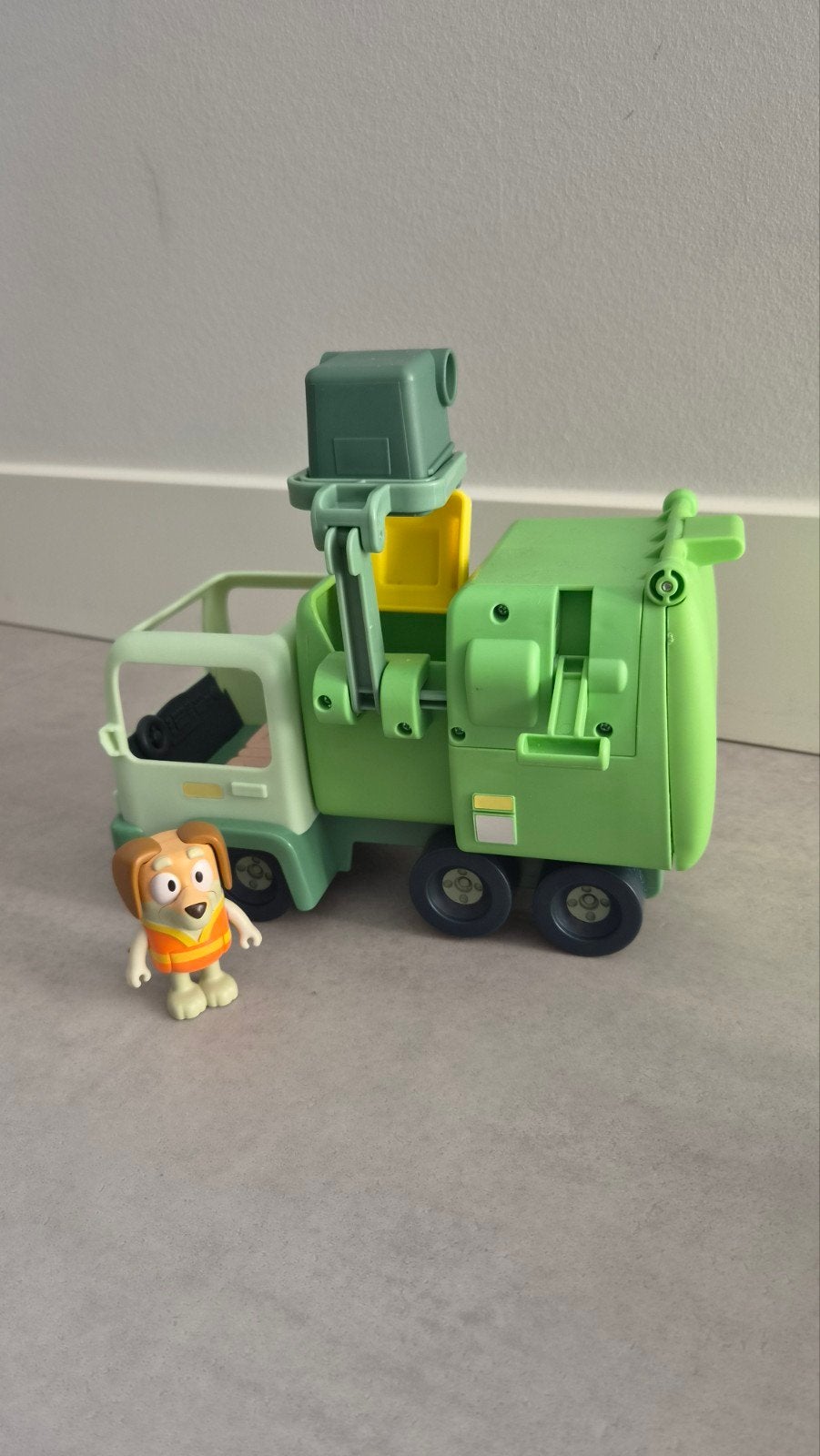Bluey Vuilniswagen Speelset met Figuur, Ophalen, Zo goed als nieuw