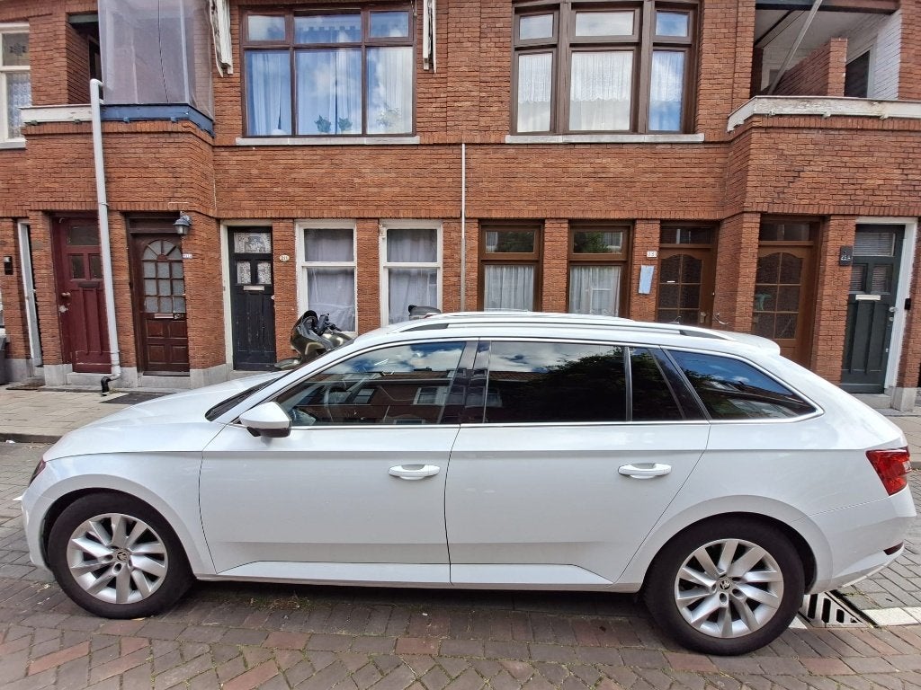 Skoda Superb 1.4 TSI 150pk Greentech ACT 2016 Wit, Voorwielaandrijving, 4 cilinders, 700 kg, Leder en Stof