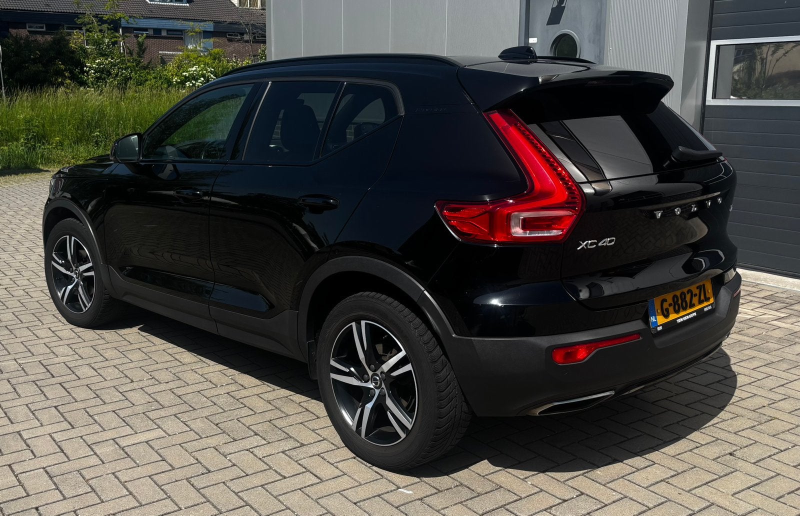 Volvo XC40 T3 163pk Geartronic 2020 Zwart, Auto's, Volvo, 1525 kg, Zwart, Origineel Nederlands, Particulier