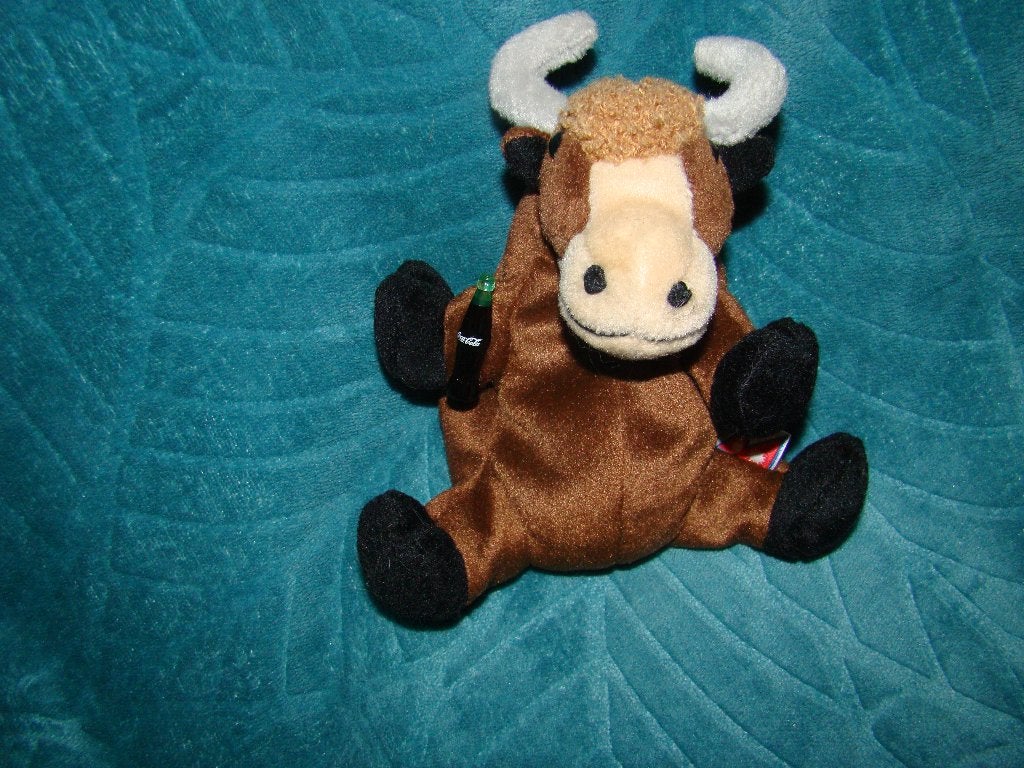 coca cola vintage knuffel stier met flesje 1999 wilde beest, Ophalen of Verzenden, Zo goed als nieuw, Overige typen