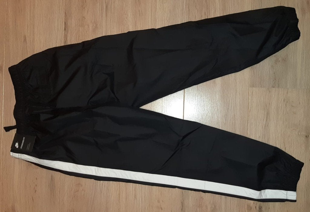 nike trainingspaksets en tas kinderen, Zwart, Nieuw, Ophalen of Verzenden, Algemeen