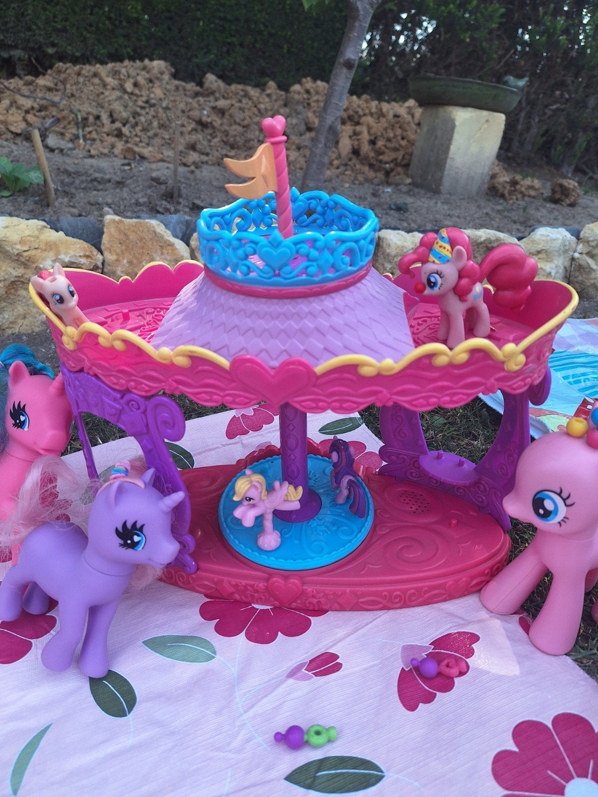 Carroussel draaimolen my little pony met pony's eenhoorns, Ophalen