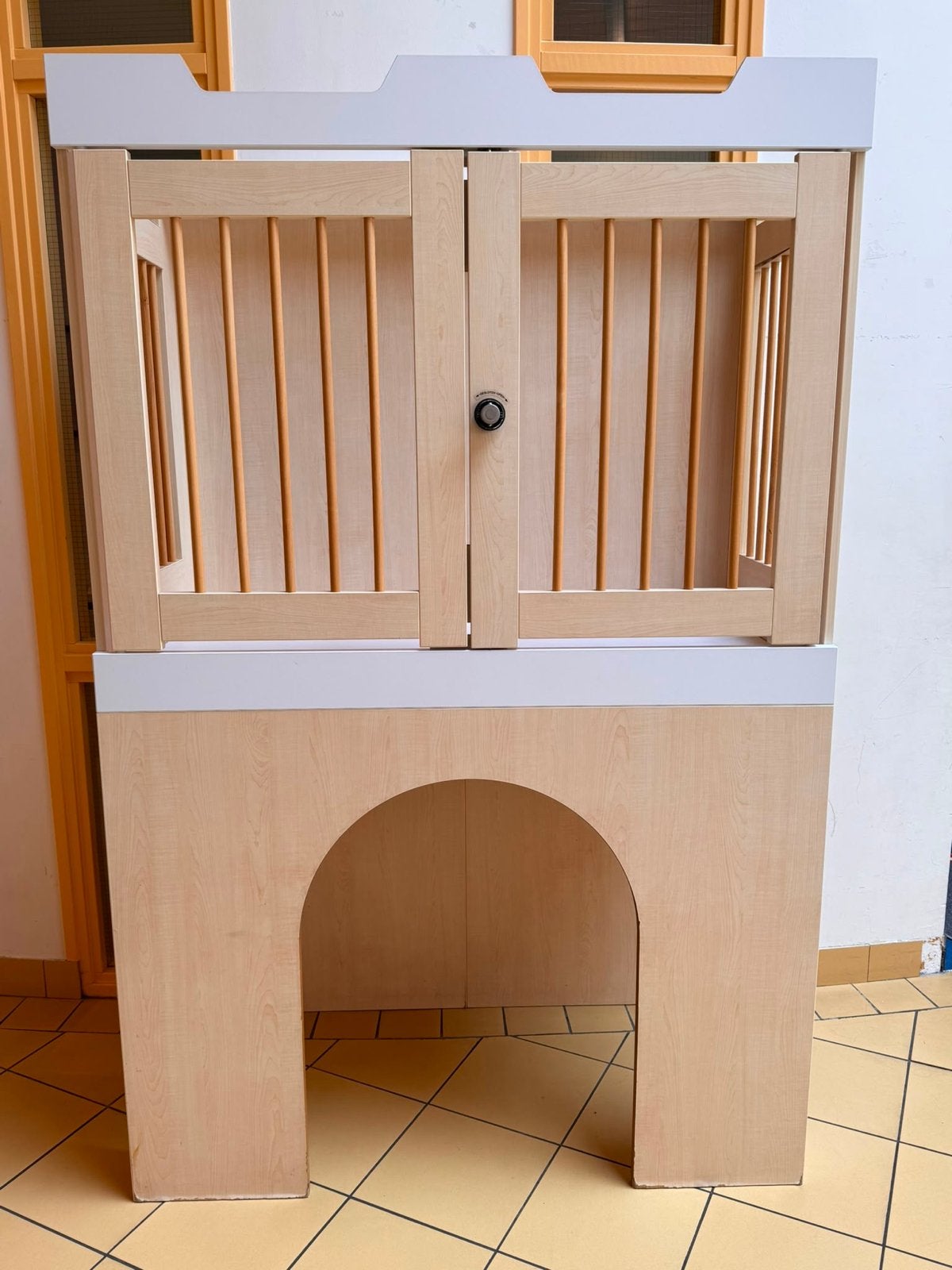 Hoge houten box voor in de kinderopvang, Ophalen, Gebruikt