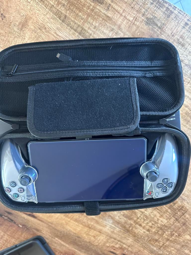 Limited Edition PlayStation Portal Remote Player, Spelcomputers en Games, Spelcomputers | Sony PlayStation 5, Ophalen of Verzenden