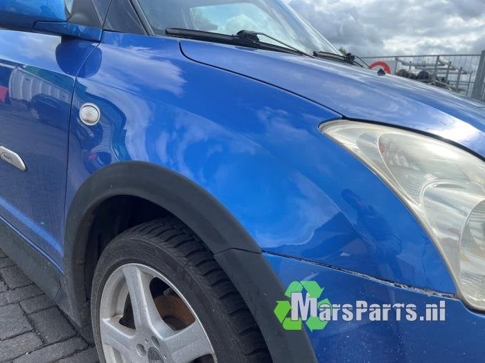 Scherm rechts-voor van een Suzuki Swift, Gebruikt, -, -, Ophalen of Verzenden