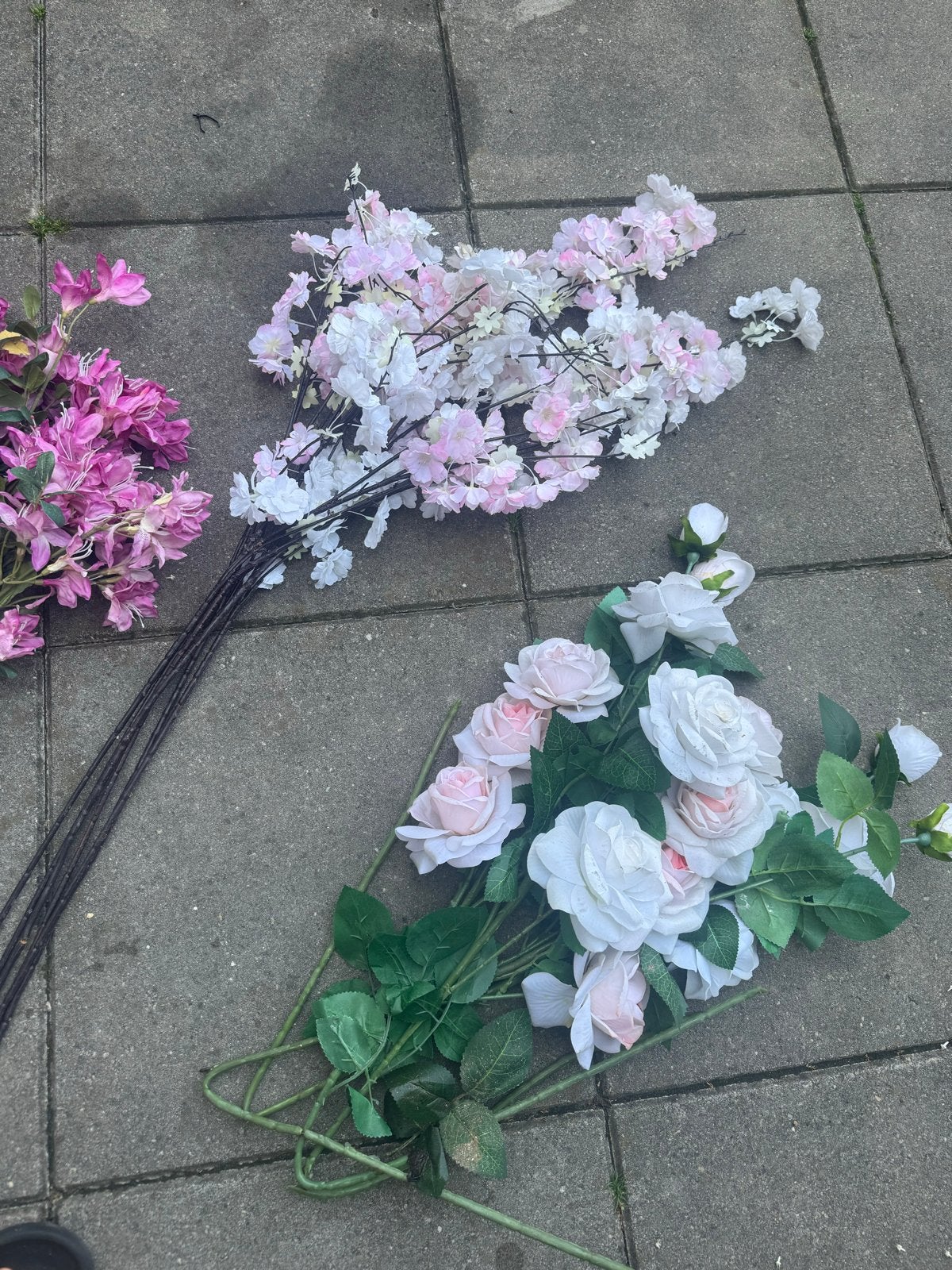 Diverse kunstbloemen: rozen, bloesem en azalea's, Binnen, Kunstbloem, Textiel, Ophalen of Verzenden