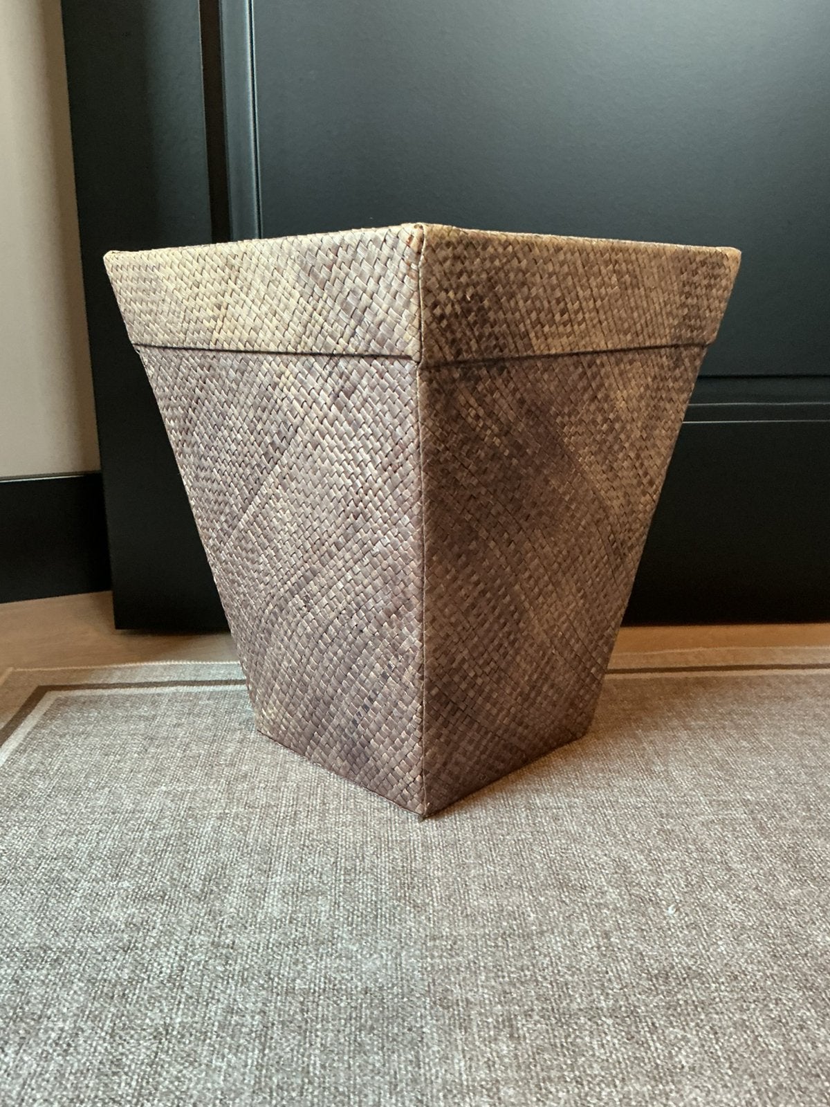 Vintage bruin rieten prullenbak, Ophalen of Verzenden, Zo goed als nieuw, Minder dan 50 cm